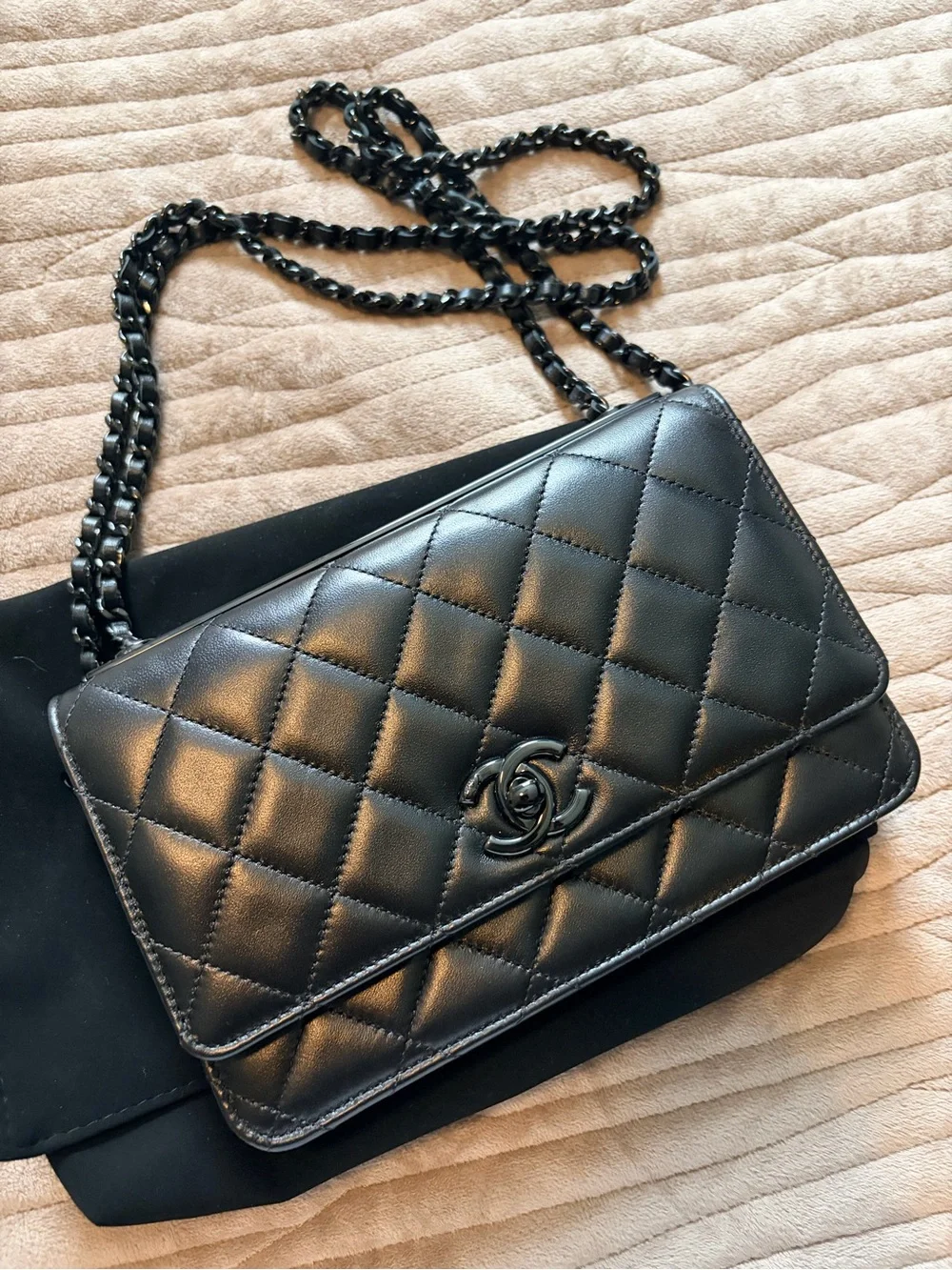 CHANEL Black Quilted Leather Crossbody Bag with Chain Strap